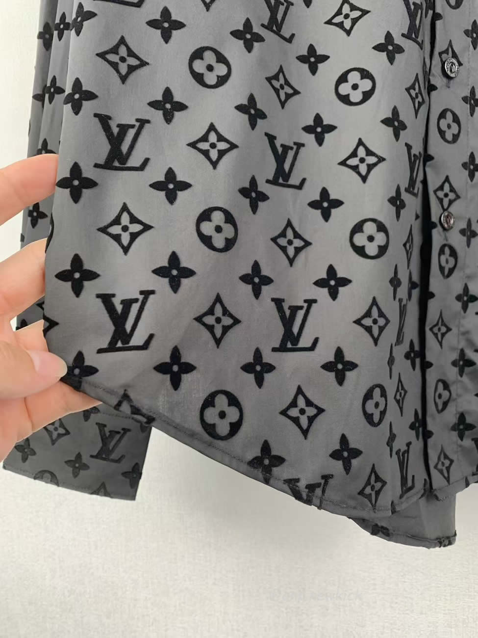 Louis Vuitton Lv Monogram Shirt (2) - www.newkick.vip